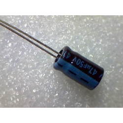 47mF  50v электролитический конденсатор