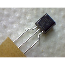 2SB698  pnp 25v 0,7a 0,6w 250MHz TO-92